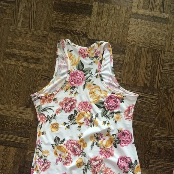 Sumer Dress 🌼 - Picture 4 of 5